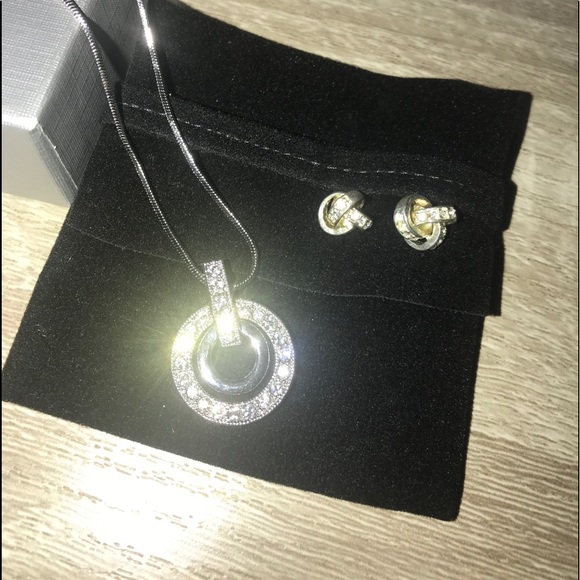 💎BNIB💎SET!! Beautiful Necklace with Bonus Earrings💎 - Picture 3 of 16